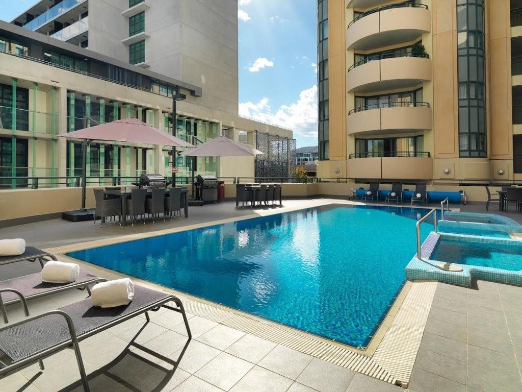 2 Bed 2 Bath Apartment In Braddon, Canberra - Pool, Gym And Free Parking Exterior photo